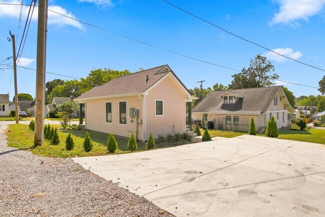 Building Photo - 413 4th Ave ADU