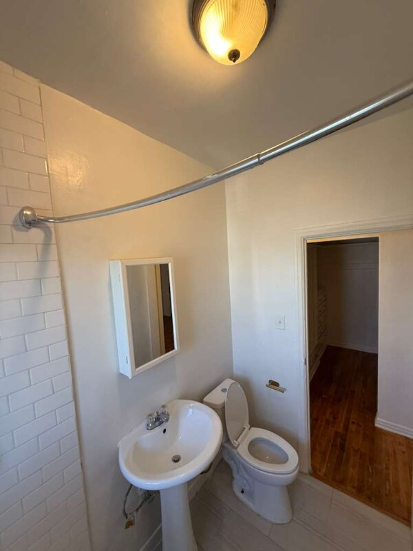 Building Photo - 3950 W 8th St