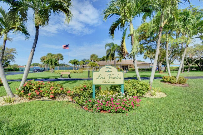Building Photo - 15792 Philodendron Cir