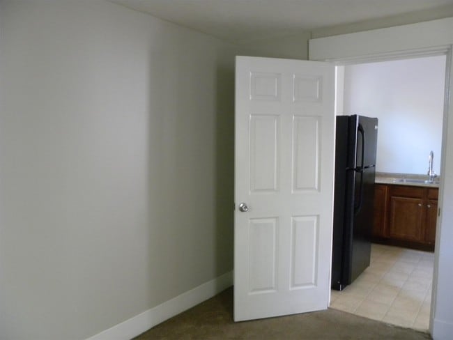 Building Photo - 418 3rd Ave
