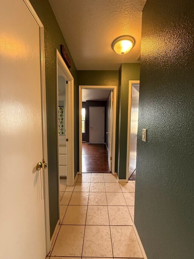 Building Photo - 248 Exie Ln