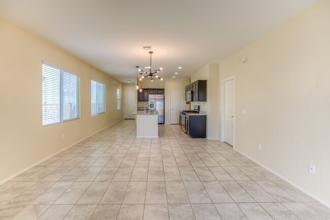 Building Photo - Beautiful 3 Bedroom 2 Bath Available Now i...