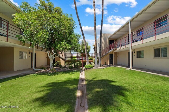 Building Photo - 4630 N 68th St