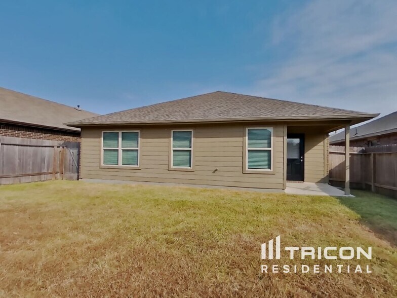 Building Photo - 15426 Rancho Joya Wy