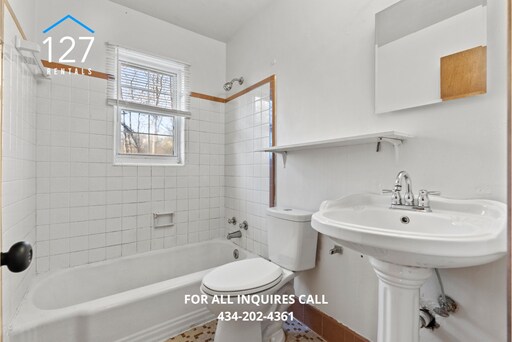 Building Photo - 2 Bedroom Apartment in Great Location