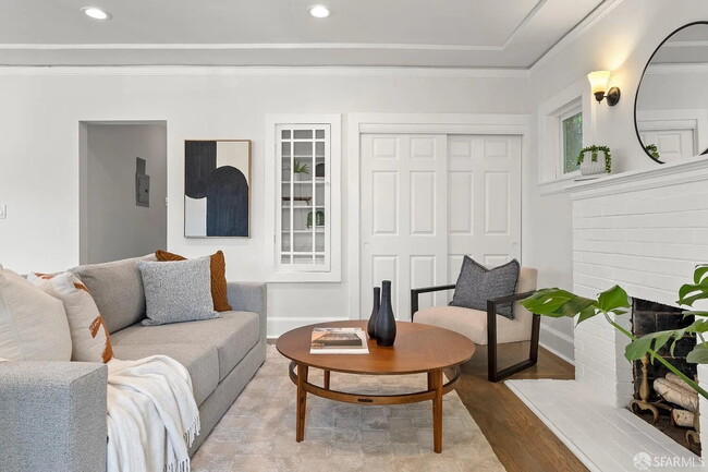 Building Photo - "Charming 1-Bedroom Oasis in Oakland with ...