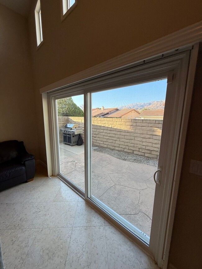 Building Photo - Beautiful 1 Story Porter Ranch, 3 Bedroom,...