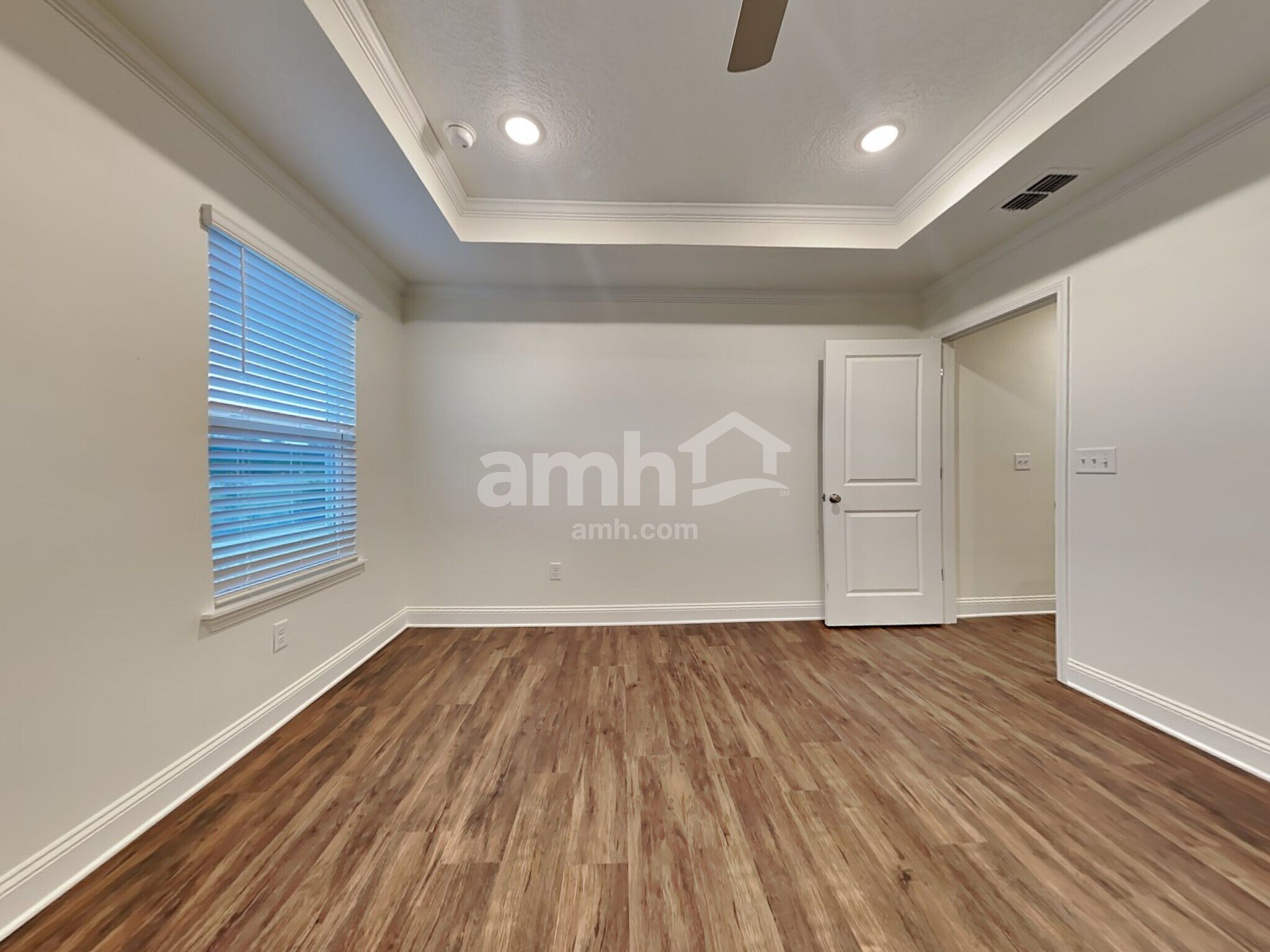 Building Photo - 389 Onate Cir