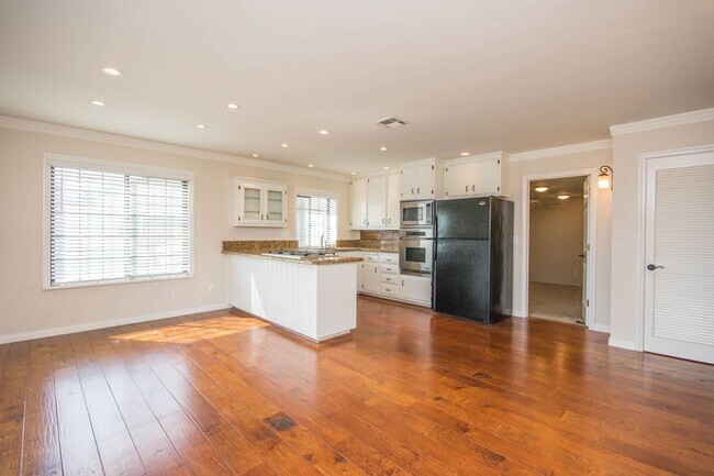Building Photo - Carlsbad 4 Bedroom Gem with a View!