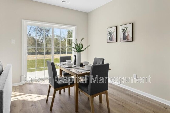 Building Photo - 920 Woodview Ct