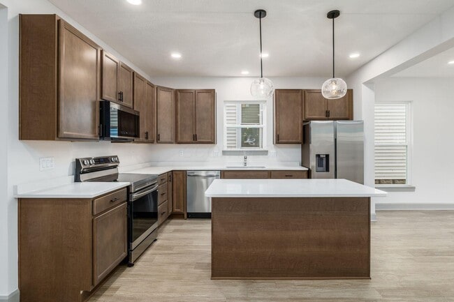 Building Photo - 55 Brehl Ave