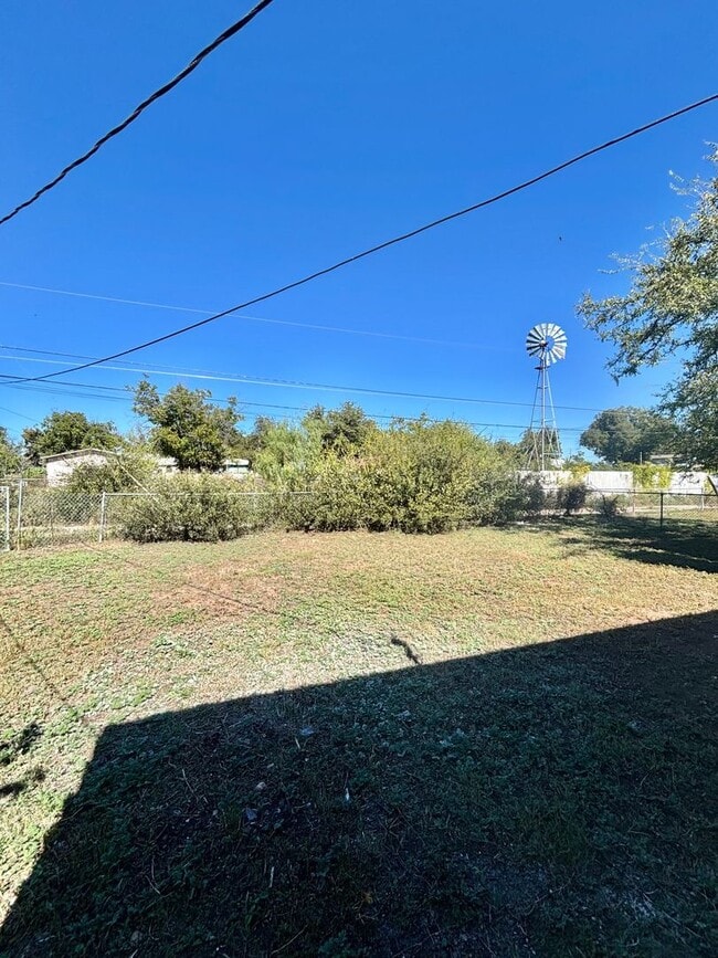 Building Photo - NOW AVAILABLE - Charming Updated Home Near...