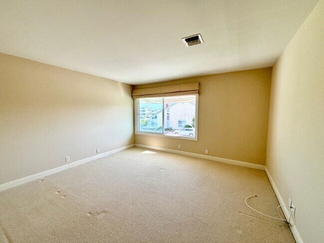 Building Photo - 2204 Kingsbridge Ln