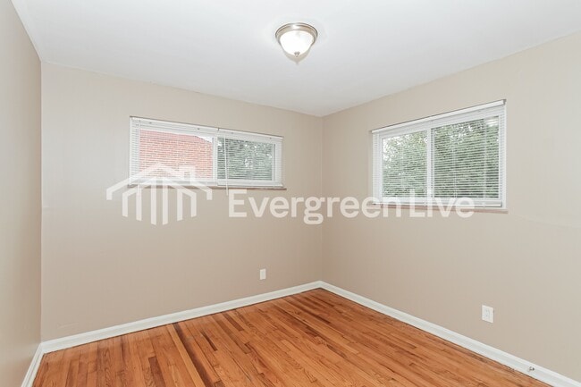 Building Photo - 154 Riddle Rd