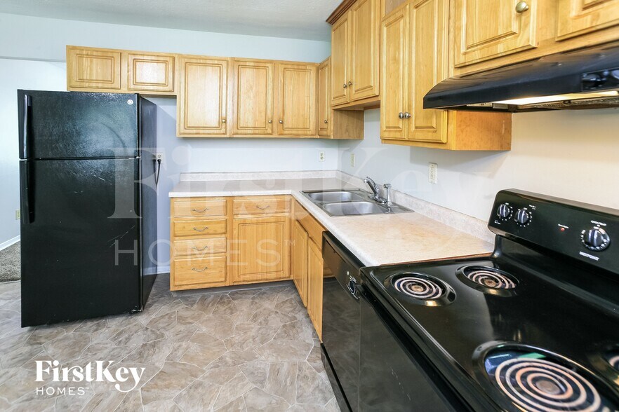 Building Photo - 2910 Heatherlea Dr