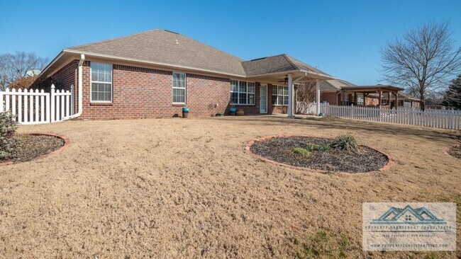 Building Photo - 5002 Blakemore Dr SE