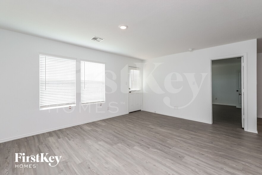 Building Photo - 5402 Basil Chase