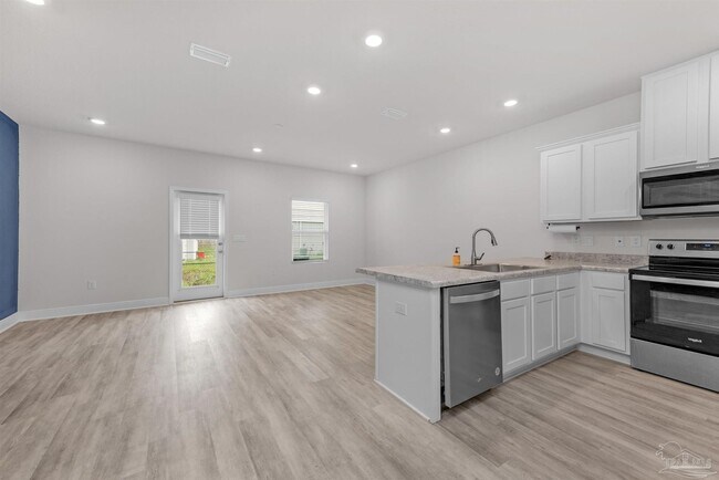 Building Photo - 6316 Grove Park Dr