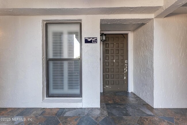 Building Photo - 275 1st St S