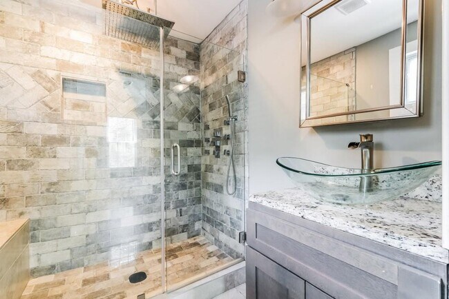 Building Photo - 1272 Oakland Terrace SW