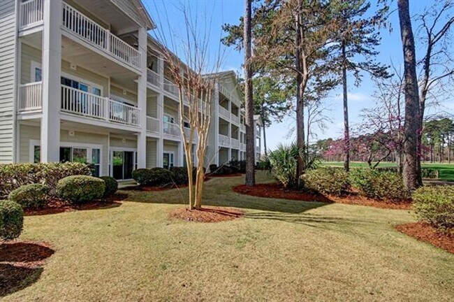 Building Photo - 3BD, 2BA condo with All Utilities included