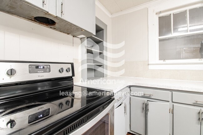 Building Photo - 4213 Ridgewood Ave