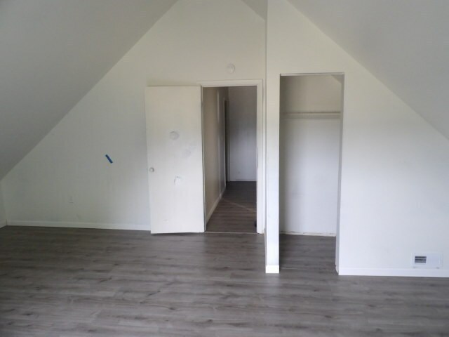 Building Photo - 107 Kelburn St
