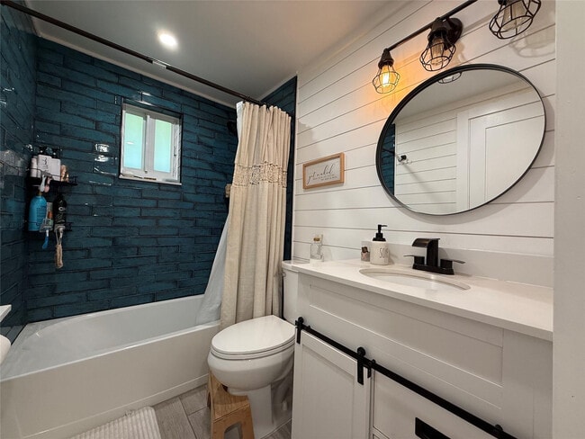 Building Photo - 22990 SW 156th Ave