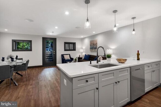 Building Photo - 39 V St NW