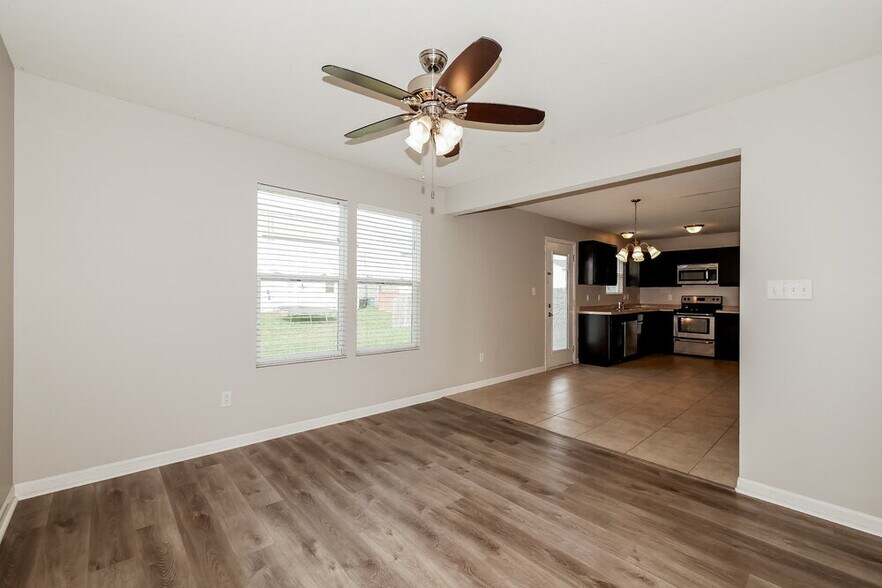 Building Photo - 8042 Grove Berry Way