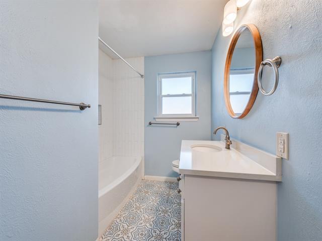 Building Photo - 2812 Covert Ave