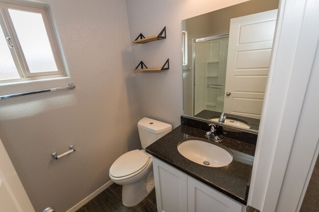Building Photo - Beautiful 2-Story Home, 5 Bedroom, 3 Full ...