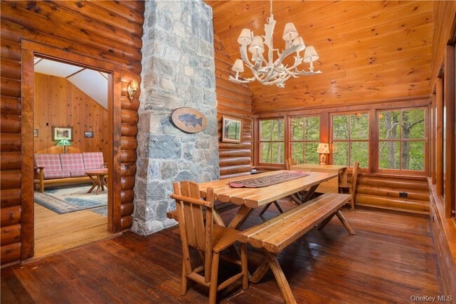 Building Photo - 77 Lake Dr