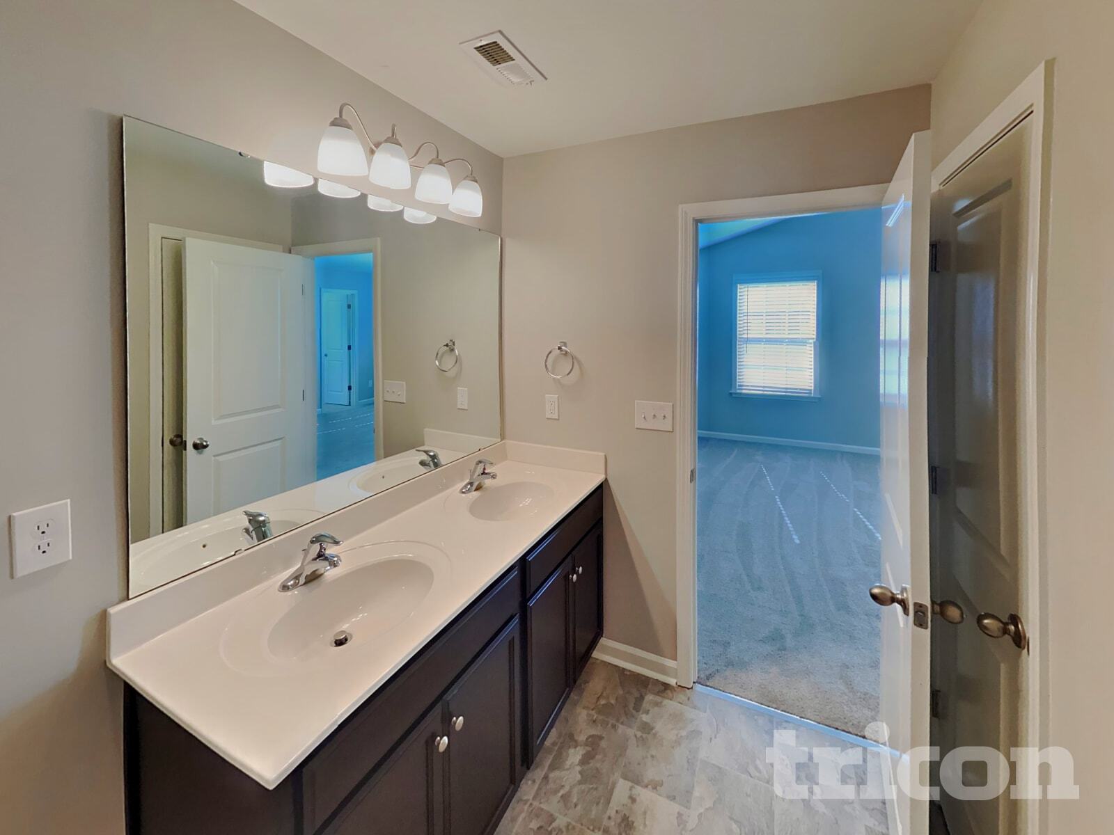 Building Photo - 2355 Whisperwood St