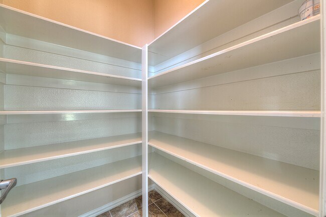 Building Photo - 10 Quillwood Pl