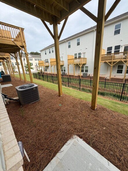 Building Photo - 6208 Kenbrook Dr