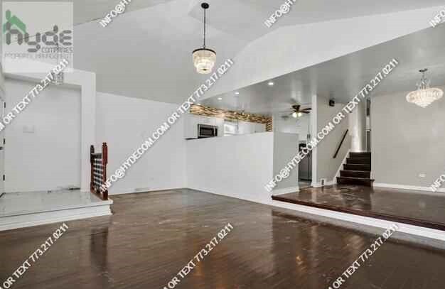 Building Photo - 524 E 89th Pl