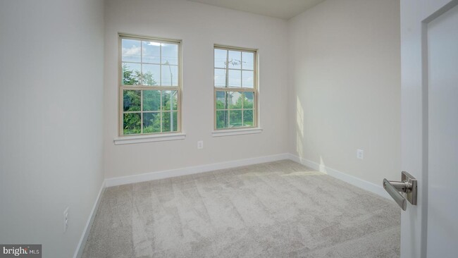 Building Photo - 7017 Van Dusen Rd