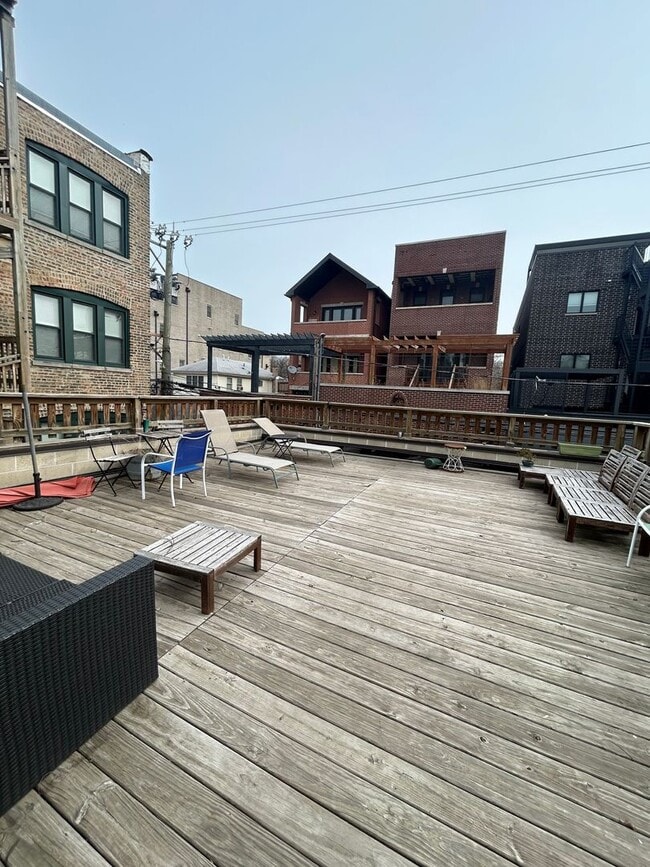 Building Photo - 4021 N Mozart St