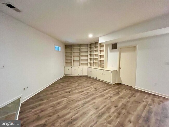 Building Photo - 10905 Whiterim Dr