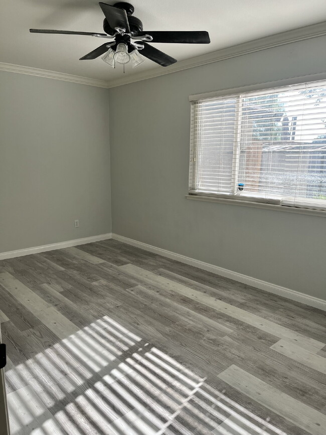 Building Photo - "Charming 3-Bed Oasis with 2 Baths in Moor...