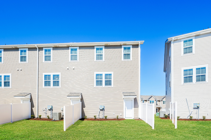 Building Photo - 175 Eagles Cliff Dr