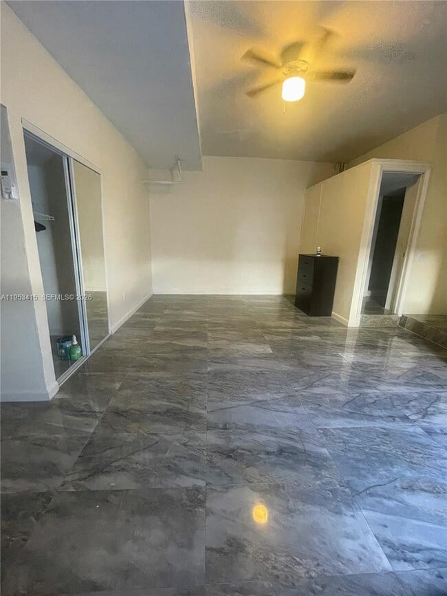 Building Photo - 1044 SW 145 Ct