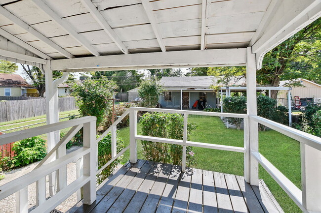 Building Photo - 4116 Larkwood Ave