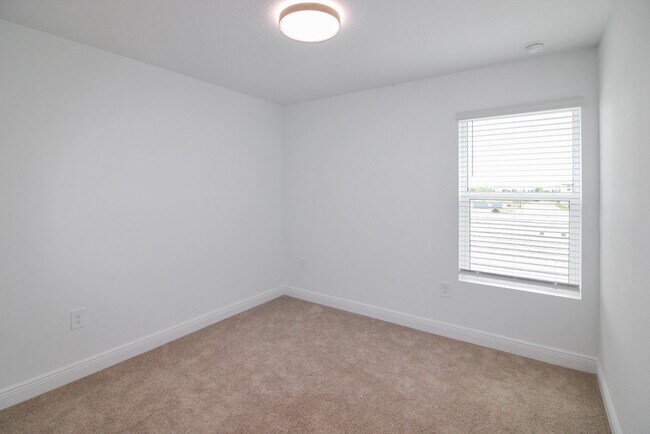 Building Photo - Palmera at Wellen Park Annual Townhouse for Rent