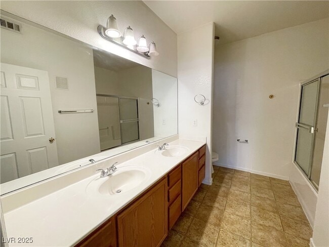 Building Photo - 6160 Rumrill St