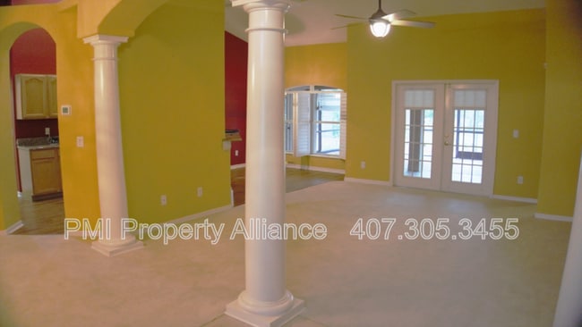 Building Photo - 1521 Parkglen Cir