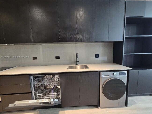 Building Photo - 20 NE 11th St