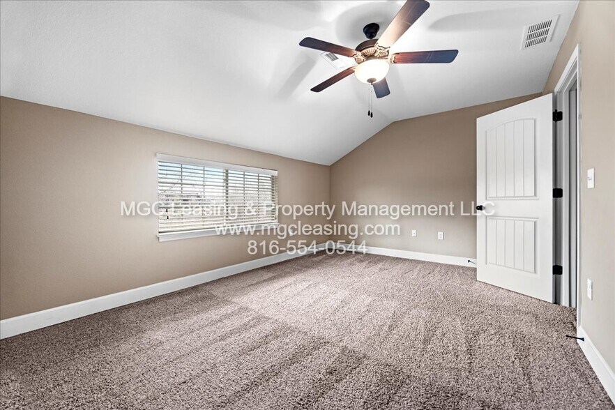 Building Photo - 504 N Foxridge Dr