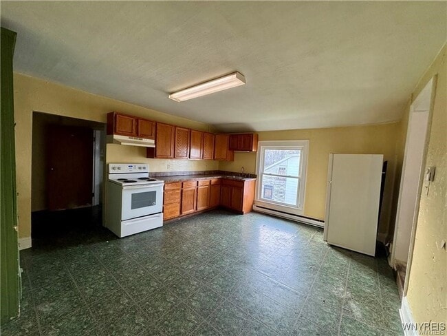 Building Photo - 341 Upper Front Ave